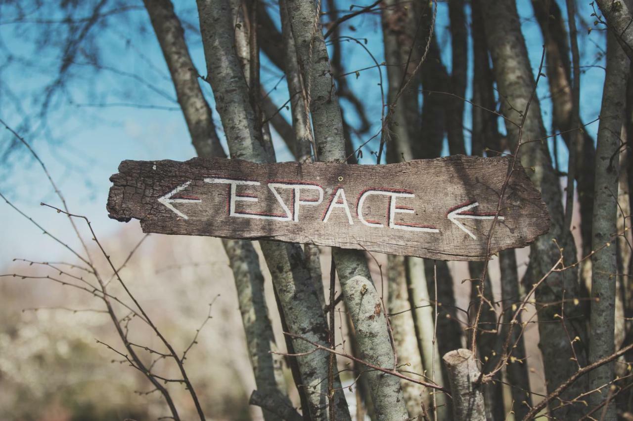 Voyage Spatio-Temporel Poussanges Eksteriør bilde